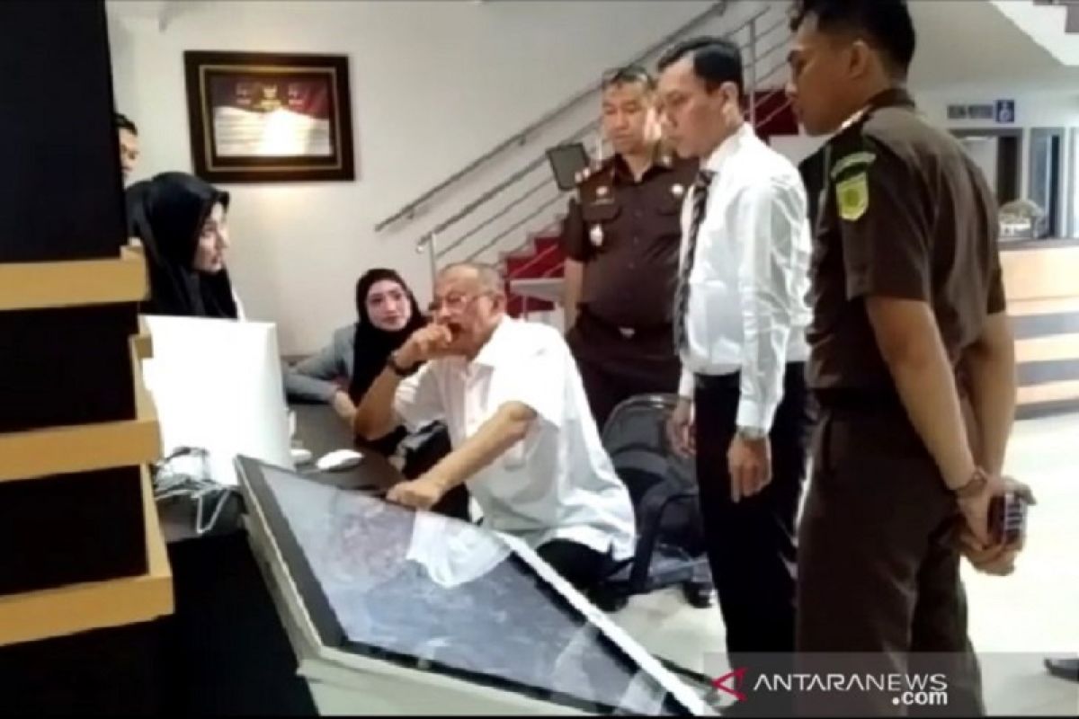 Bupati Natuna dan istri diperiksa kejari terkait dugaan korupsi perjalanan