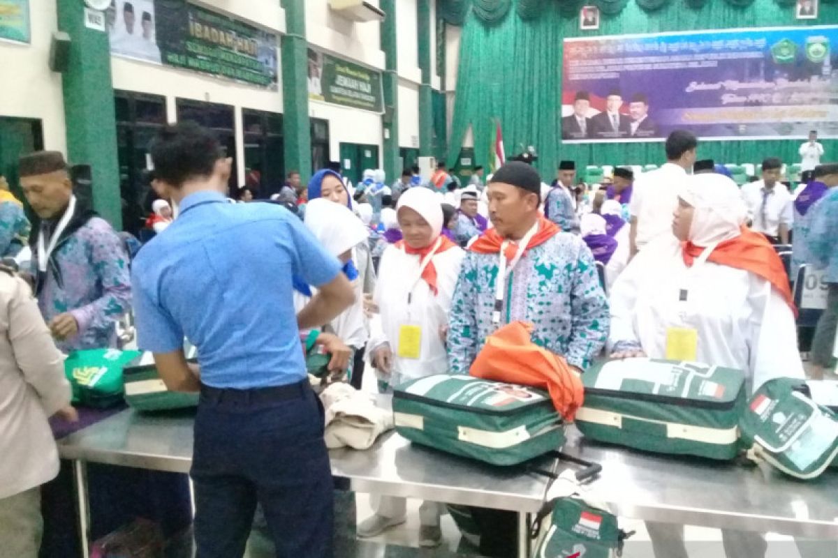 441 calon haji Riau Kloter 2 Embarkasi Batam bergerak menuju Mekkah