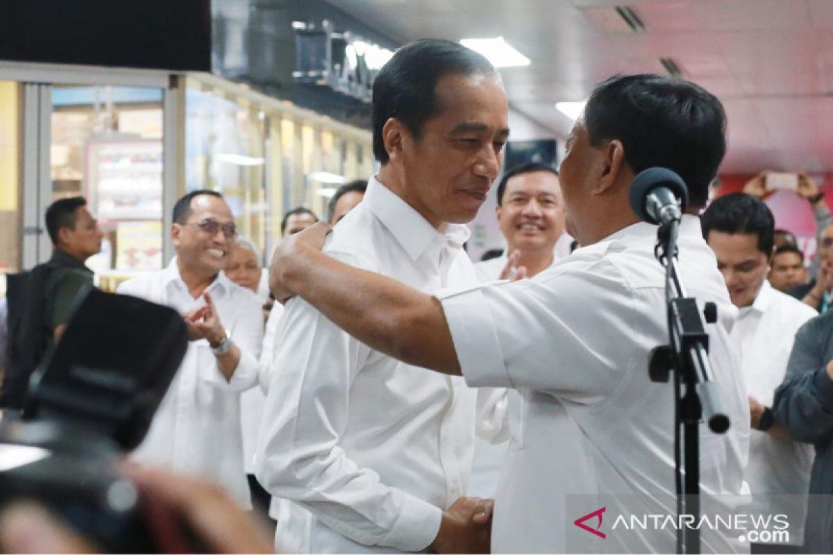 Pertemuan Jokowi-Prabowo rekatkan kembali "keretakan"