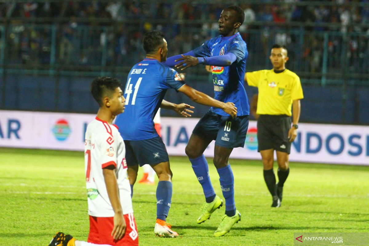 "Hattrick" Konate, Arema taklukkan Badak Lampung  4-1