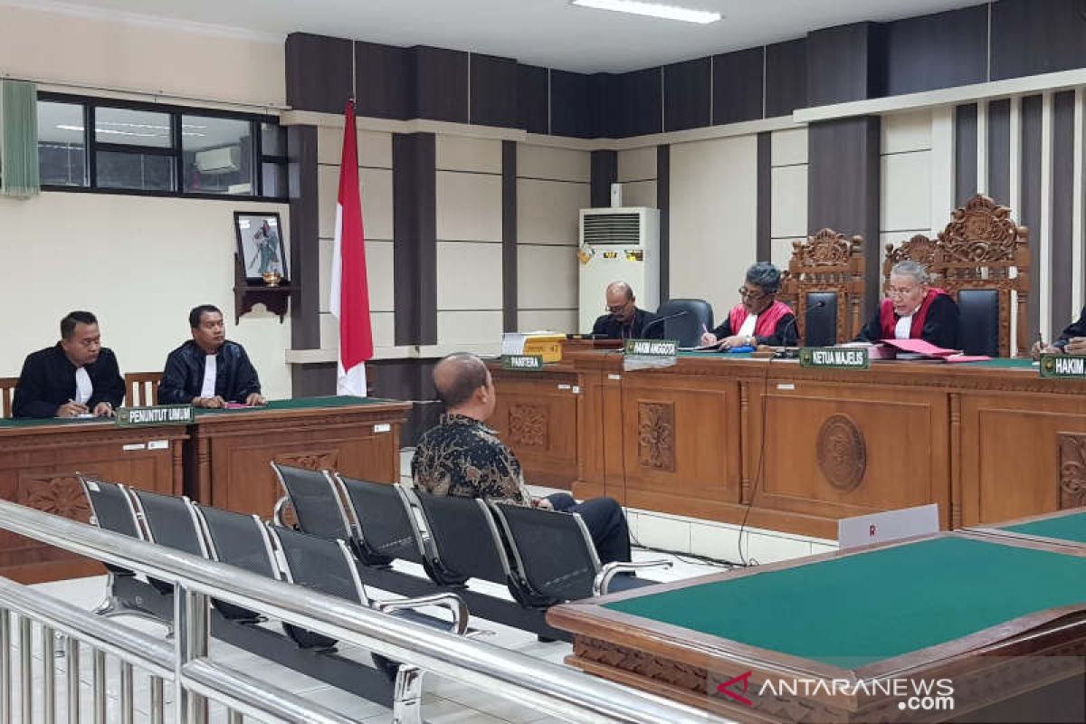 Sidang dakwaan batal, mantan Bupati Sragen tak didampingi penasihat hukum