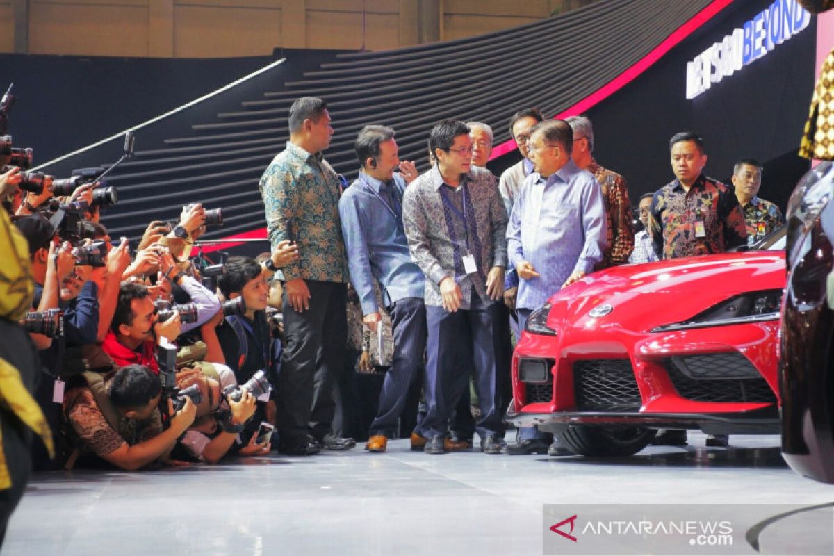 Wapres sambangi anjungan Toyota, langsung lirik Yaris Sport