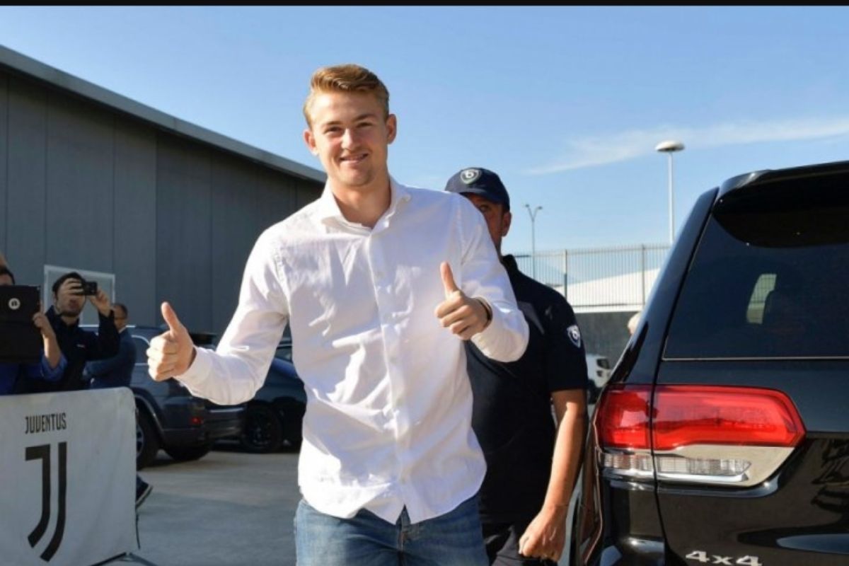 Resmi gabung Juventus, De Ligt jadi bek termahal di dunia