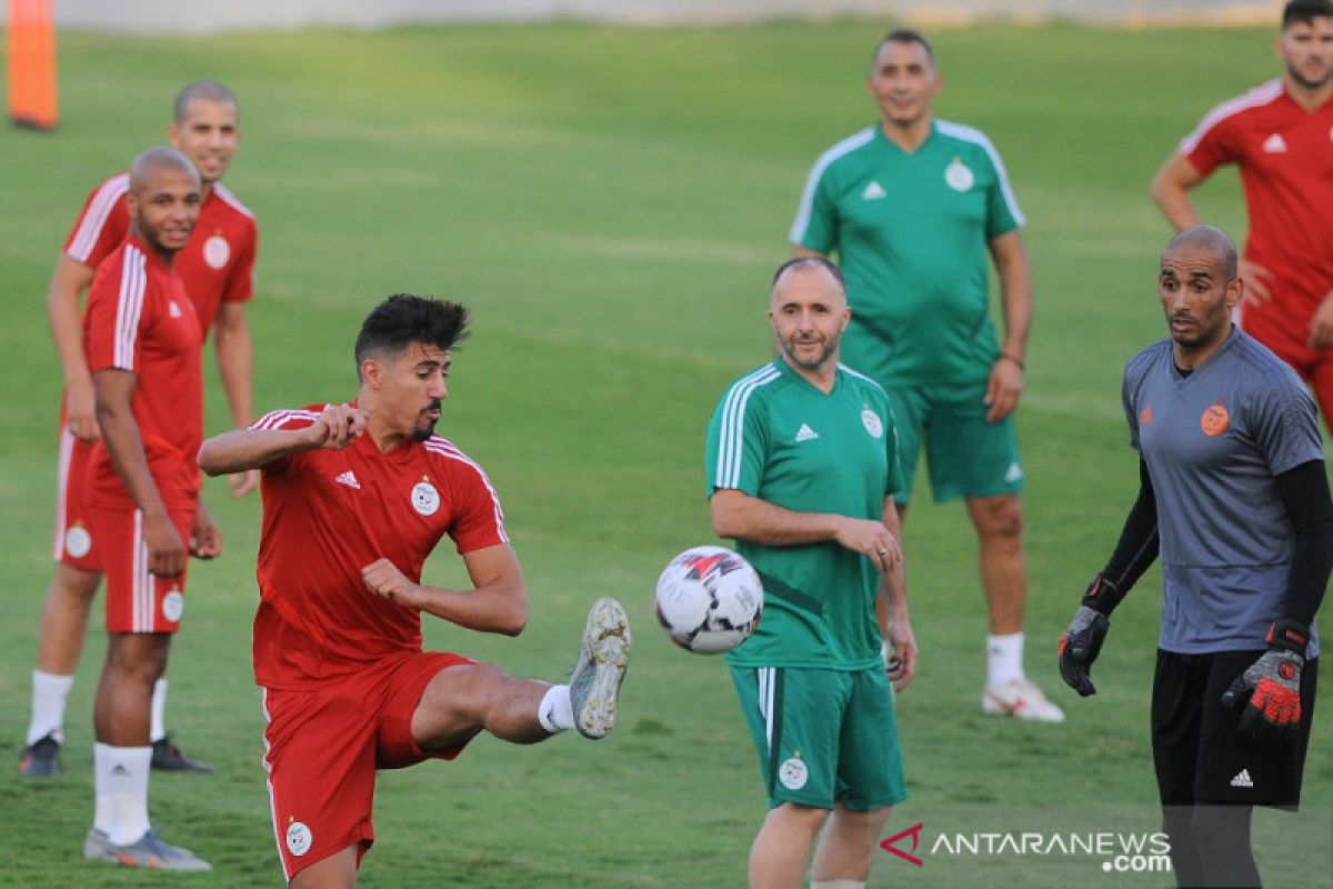 Belmadi serukan suporter Aljazair di Prancis jadi duta yang baik