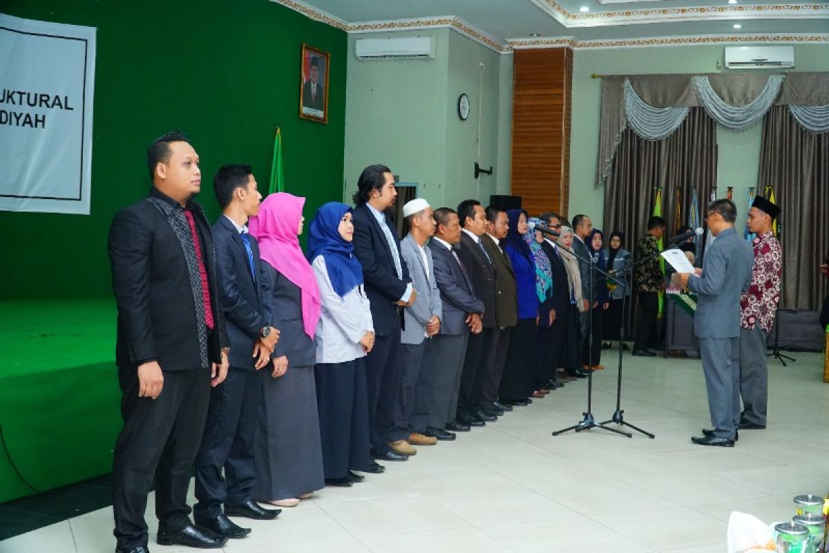 Rektor UM Palangka Raya lantik sejumlah pejabat kampus