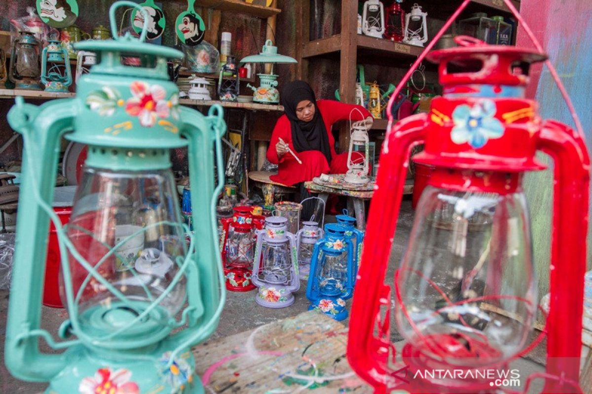 Lampu badai buatan Solo "terang" hingga mancanegara