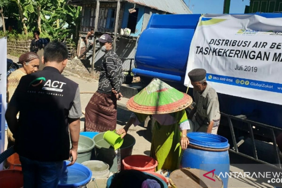 ACT Sulsel distribusikan air bersih untuk warga pesisir Kabupaten Maros