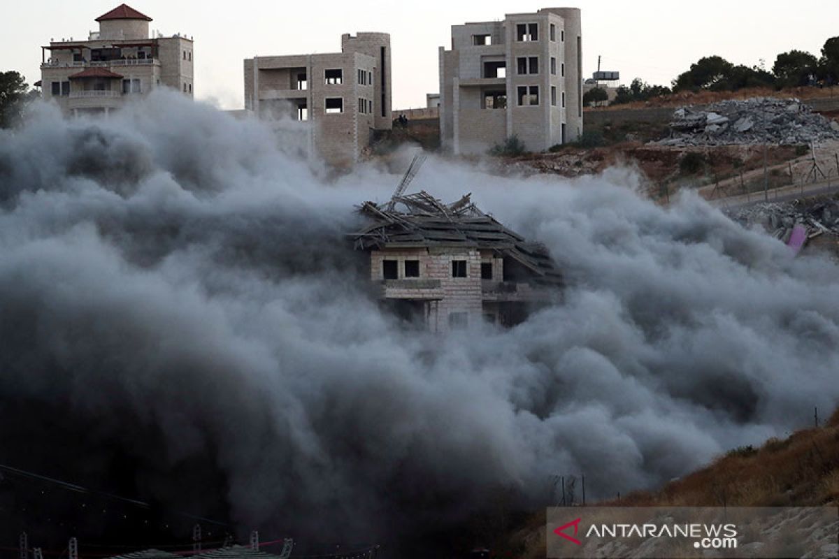 Pemukim Yahudi membakar lahan zaitun di Selatan Nablus