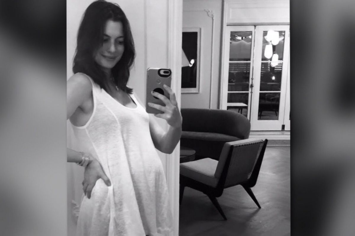 Bintang "The Devil Wears Prada"   Anne Hathaway hamil anak kedua