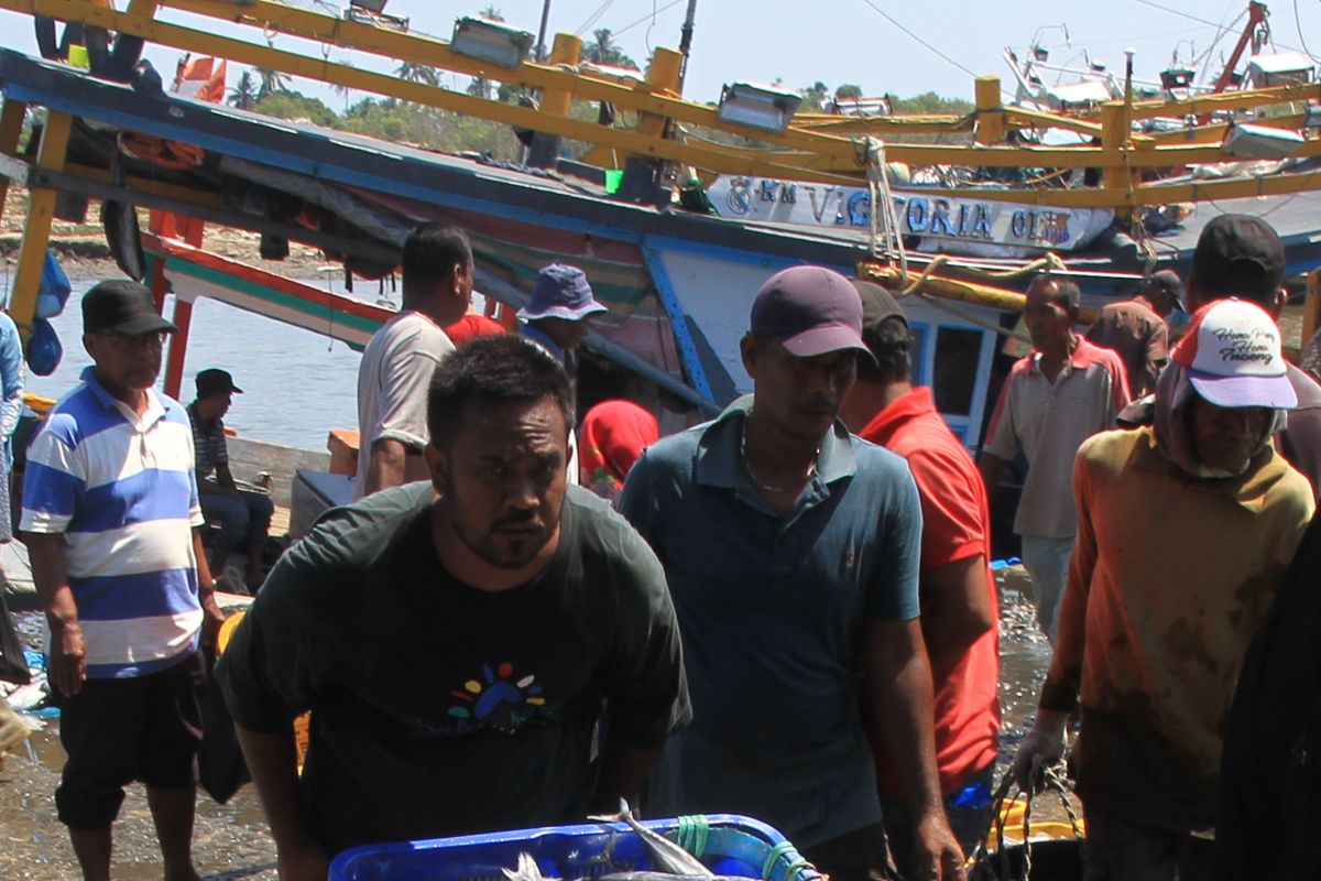 Setahun ditahan, staf KBRI temui nelayan Indonesia di Myanmar