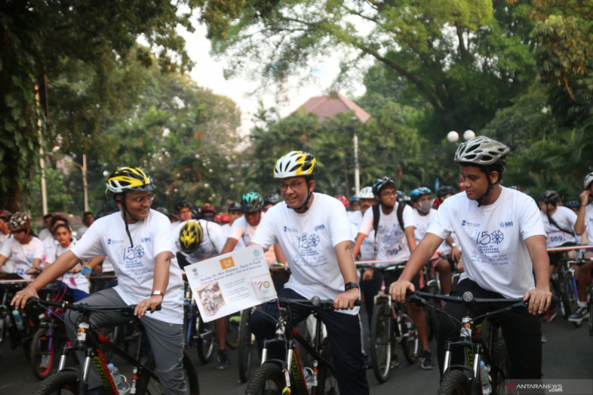 Kedubes India mengajak warga Jakarta bersepeda peringati 150 tahun Gandhi