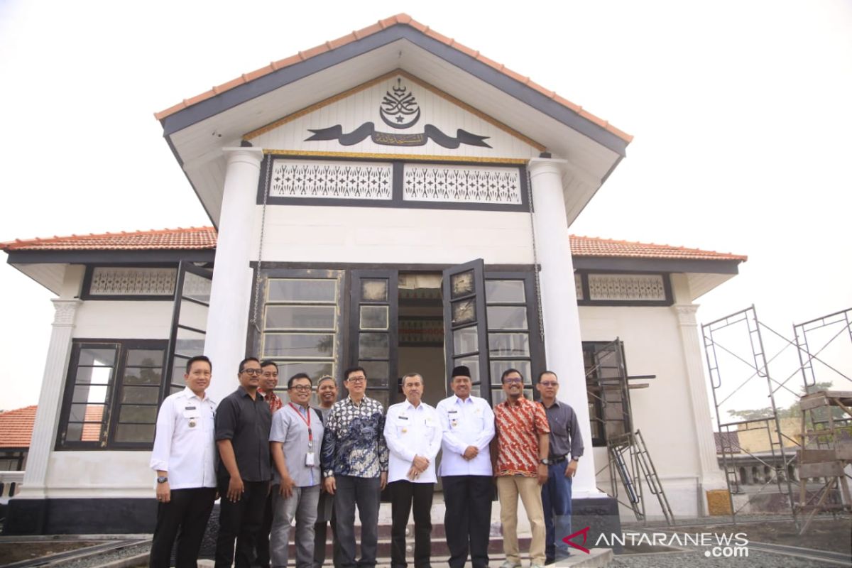 Gubernur Riau, TACB dan RAPP tinjau pemugaran Istana Peraduan Siak