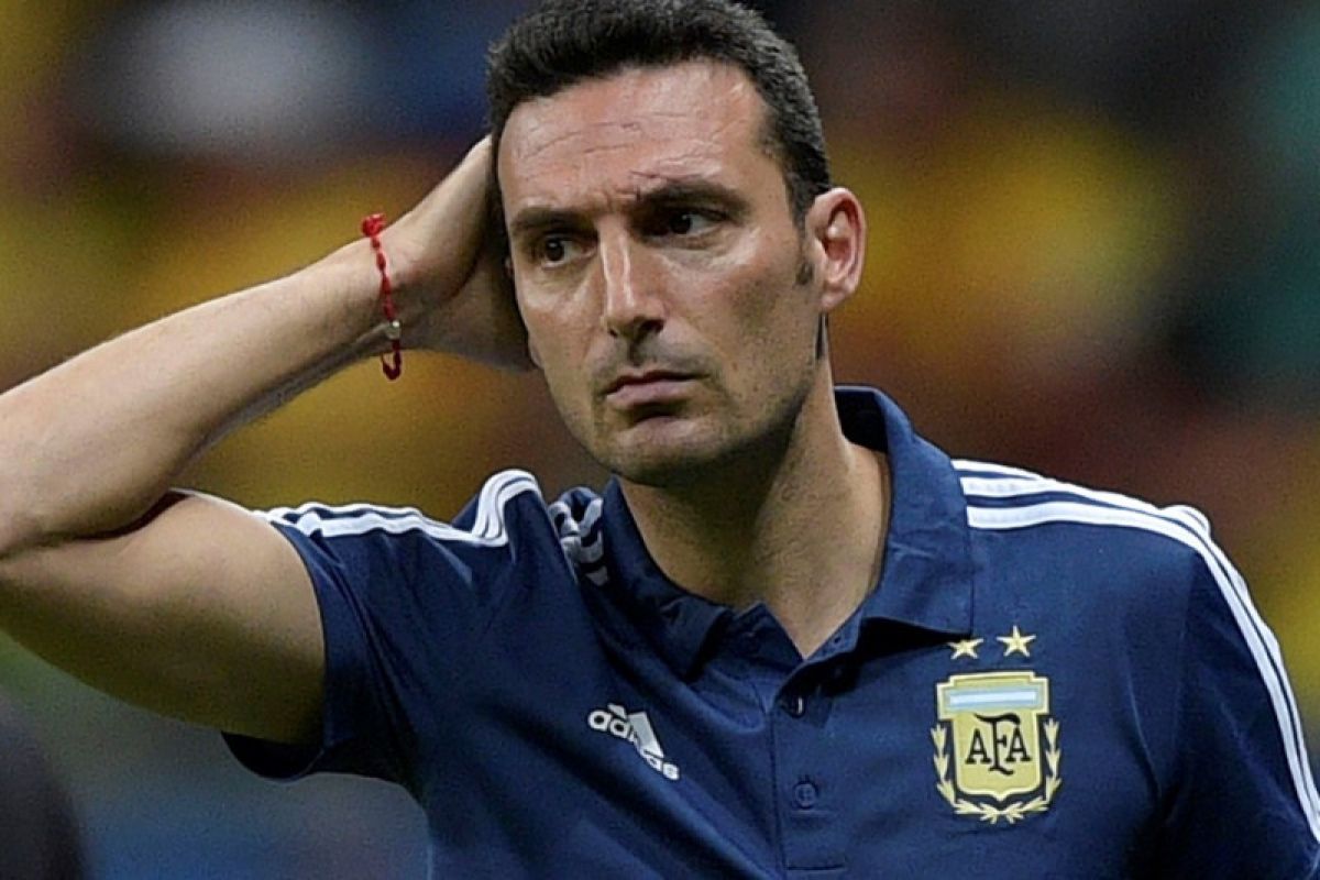 Scaloni tetap melatih Argentina sampai Piala Dunia 2022