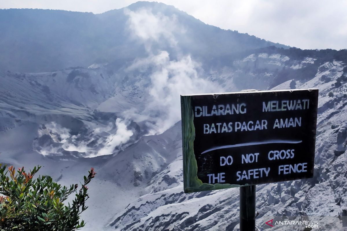 Petugas PVMBG benarkan Gunung Tangkuban Parahu kembali erupsi