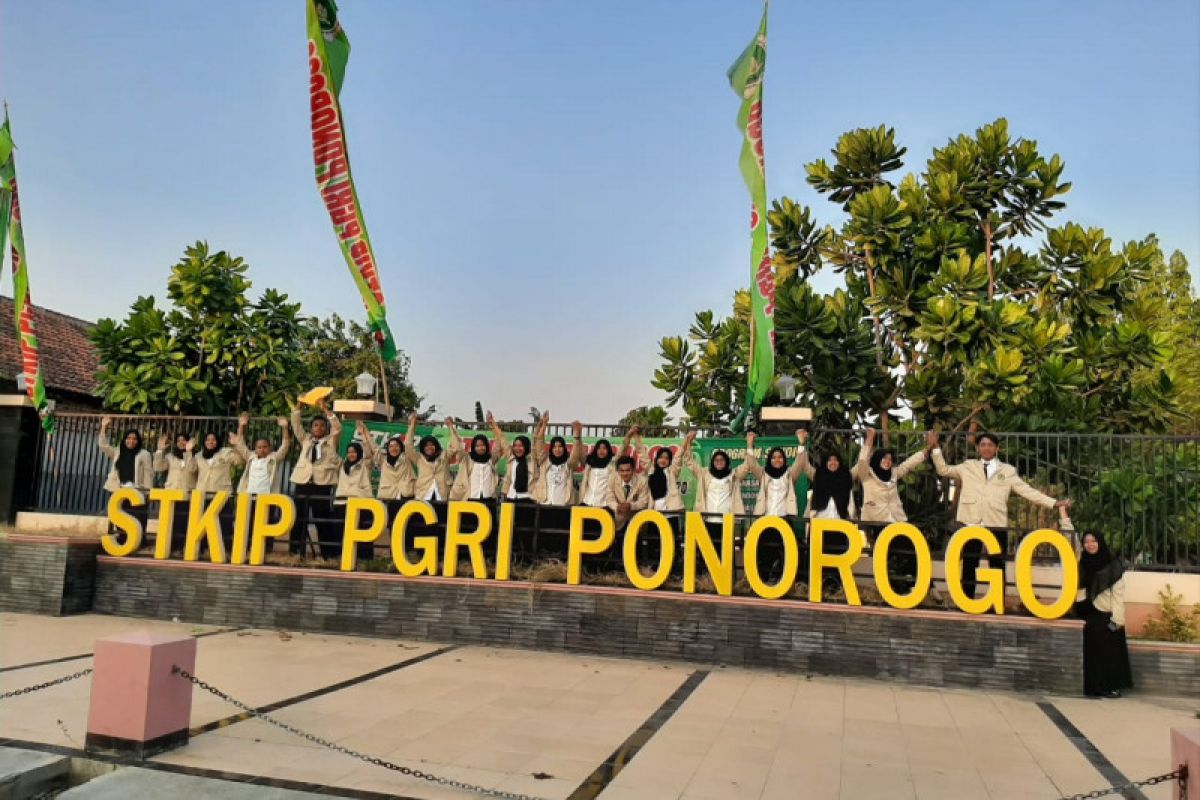 STKIP PGRI Ponorogo ubah skripsi menjadi buku