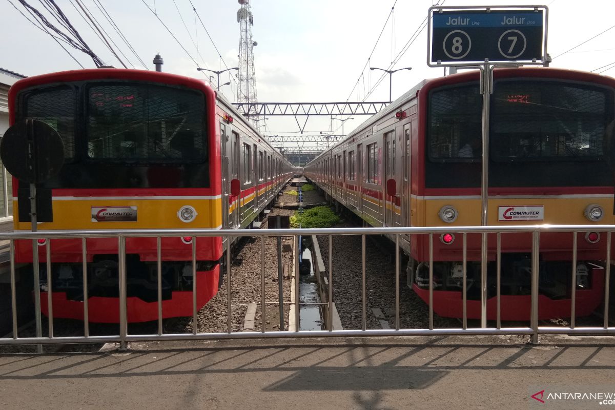 Pasca mati lampu, KRL beroperasi normal