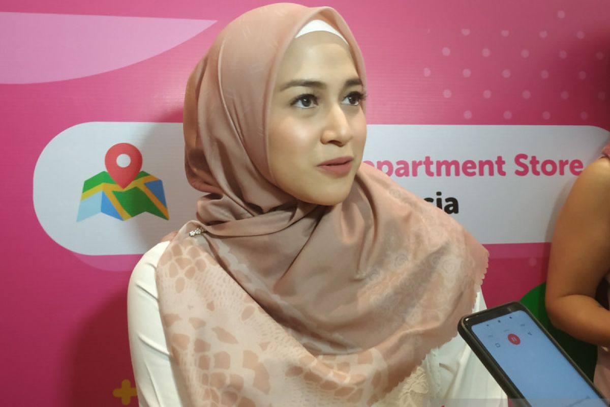 Listrik padam, Nina Zatulini mengungsi ke hotel