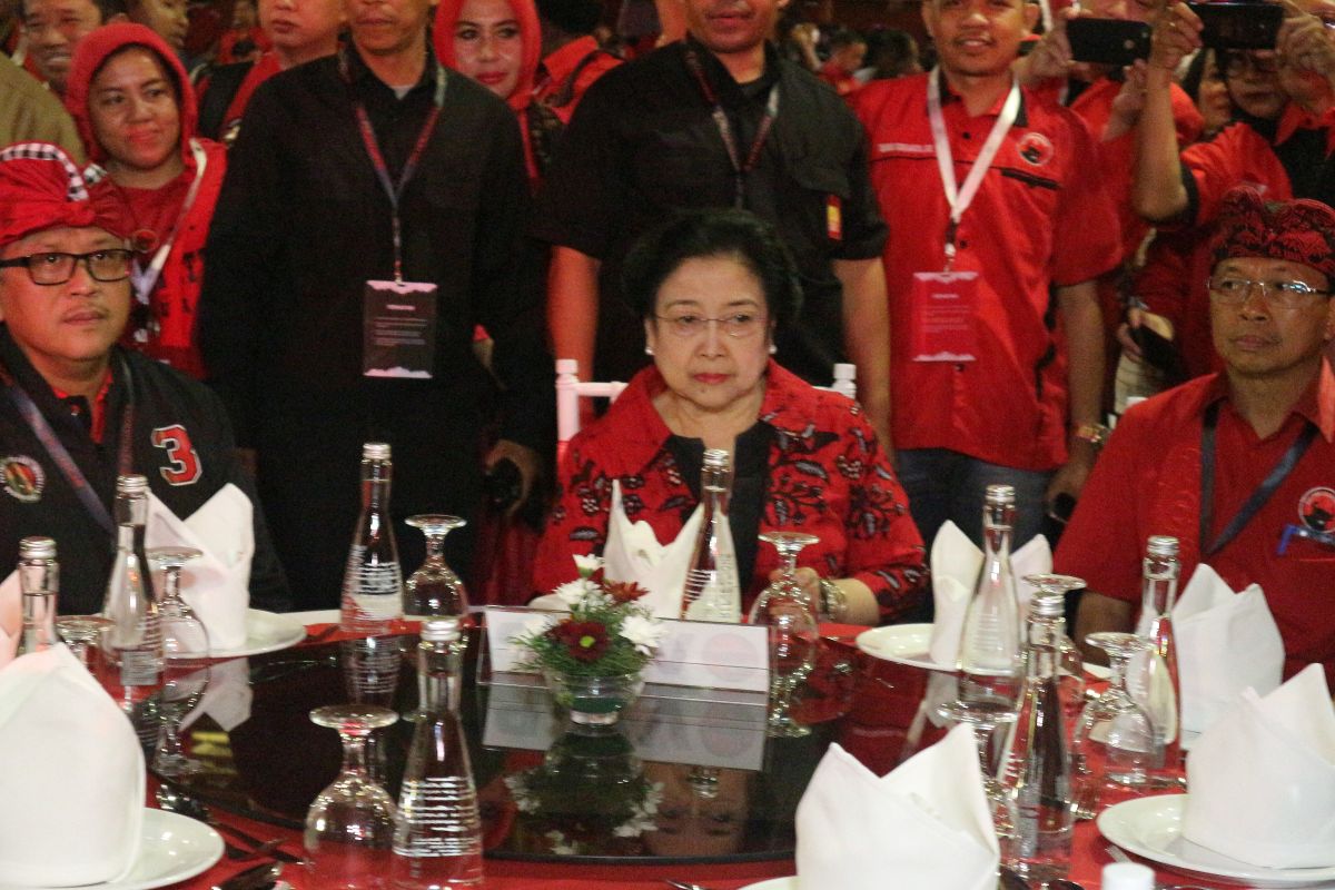 Kata Megawati, hormati kedatangan Prabowo di arena Kongres PDIP