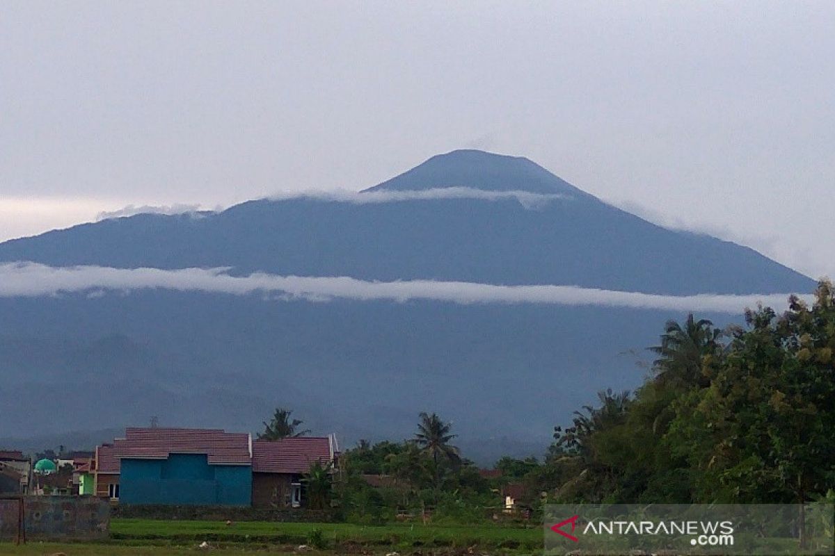 Status Gunung Slamet meningkat, masyarakat diimbau tetap tenang