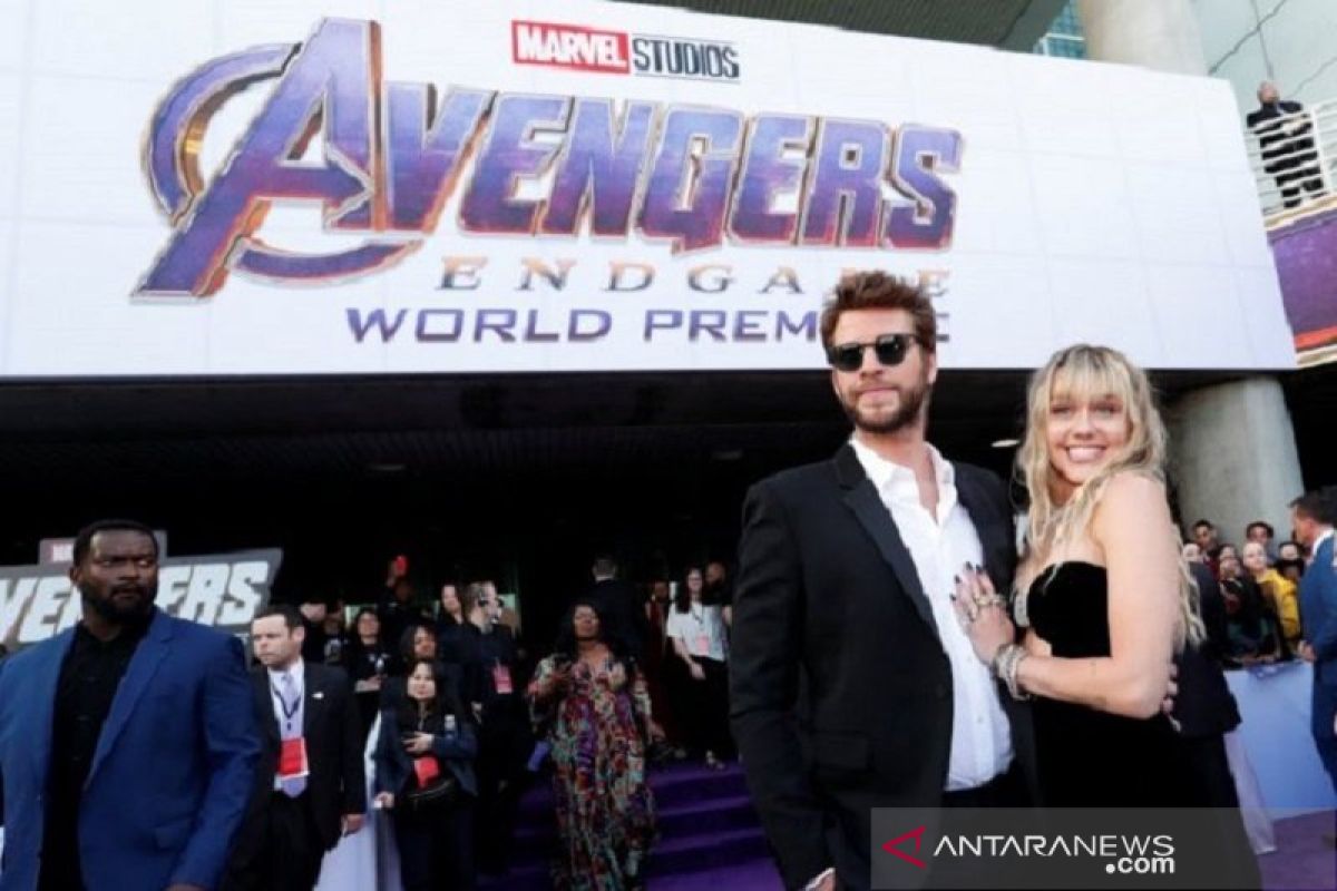 Miley Cyrus dan  Liam Hemsworth usai 8 bulan menikah