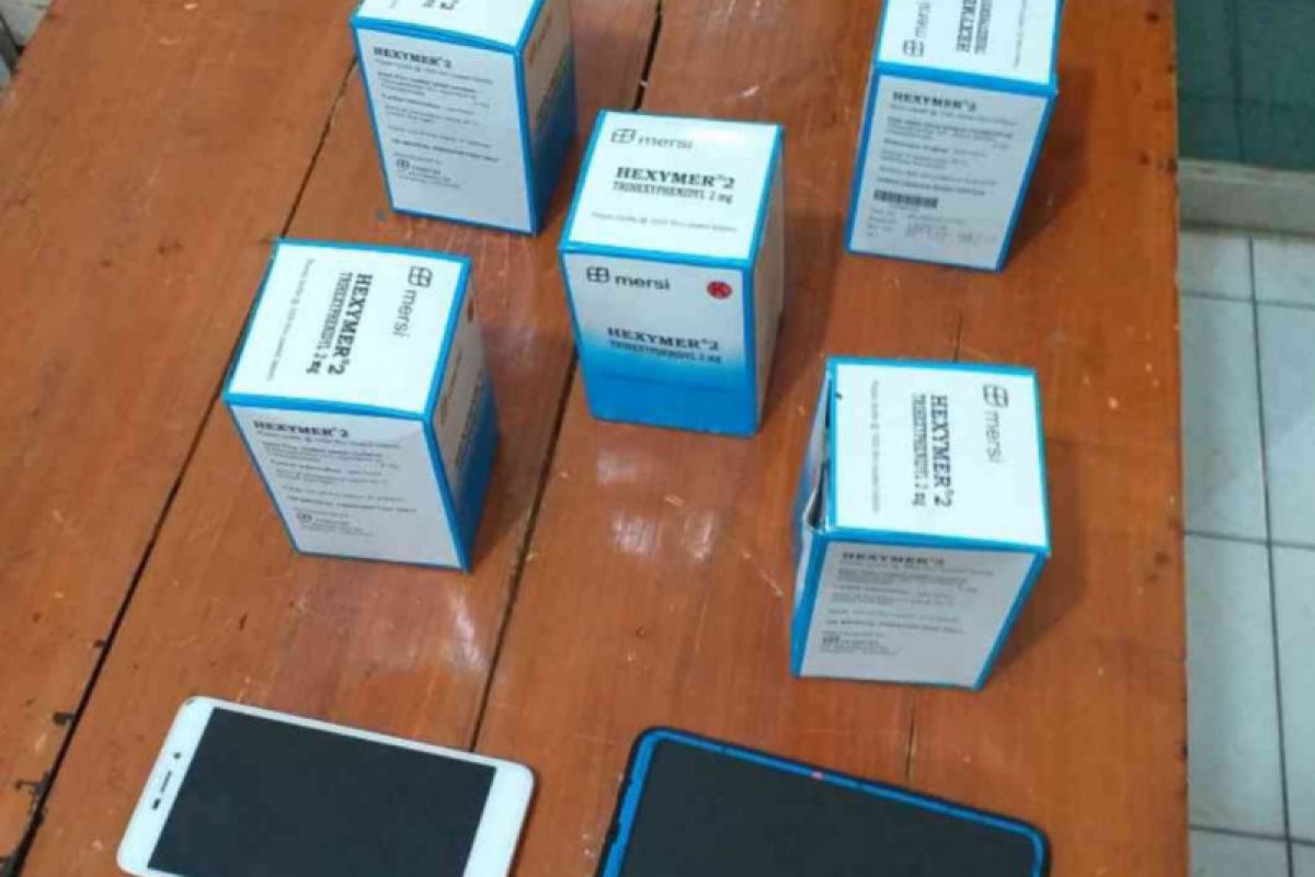 Trio pengedar ribuan pil tramadol dan hexymer diringkus