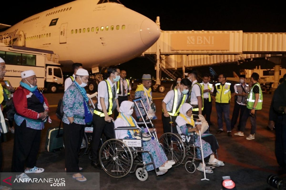 Karena serangan jantung, jamaah haji NTB meninggal sesampai di Lombok