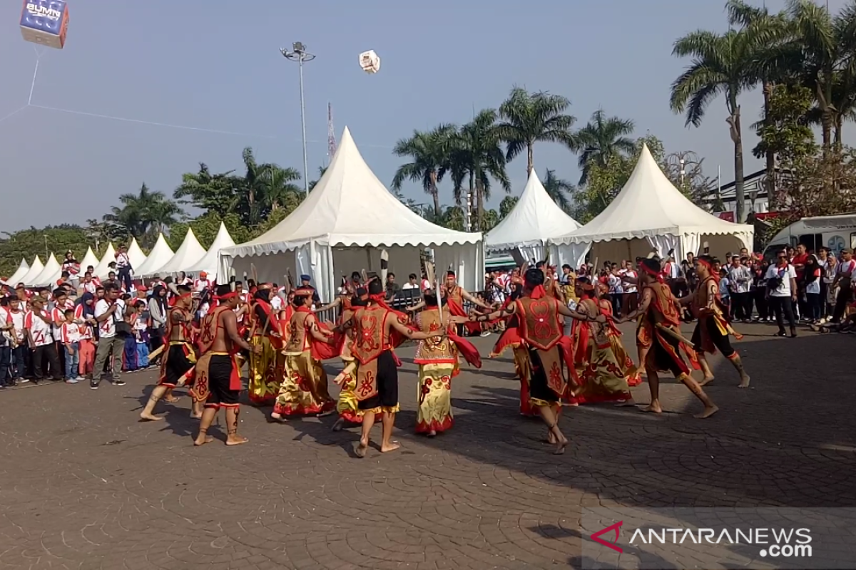 SMN asal Kalteng bawakan tari Mandau di Palembang