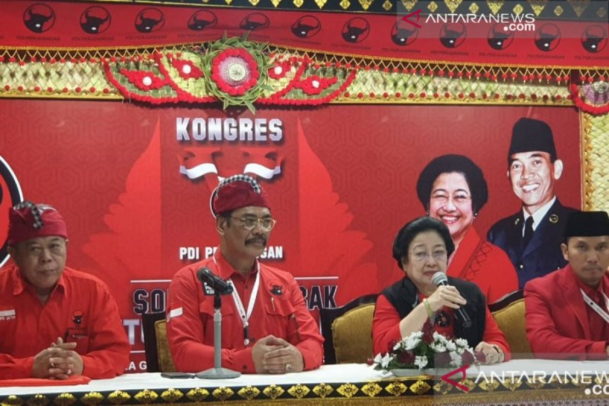 Artikel - Benarkah Megawati keliru menekan Jokowi?