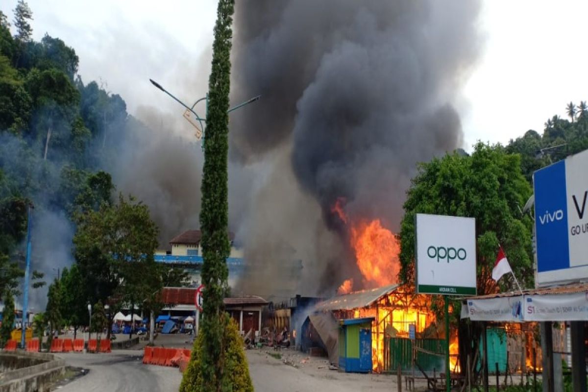 Pulihkan keamanan di Papua Barat, 100 personel Brimob dikirim dari Makassar