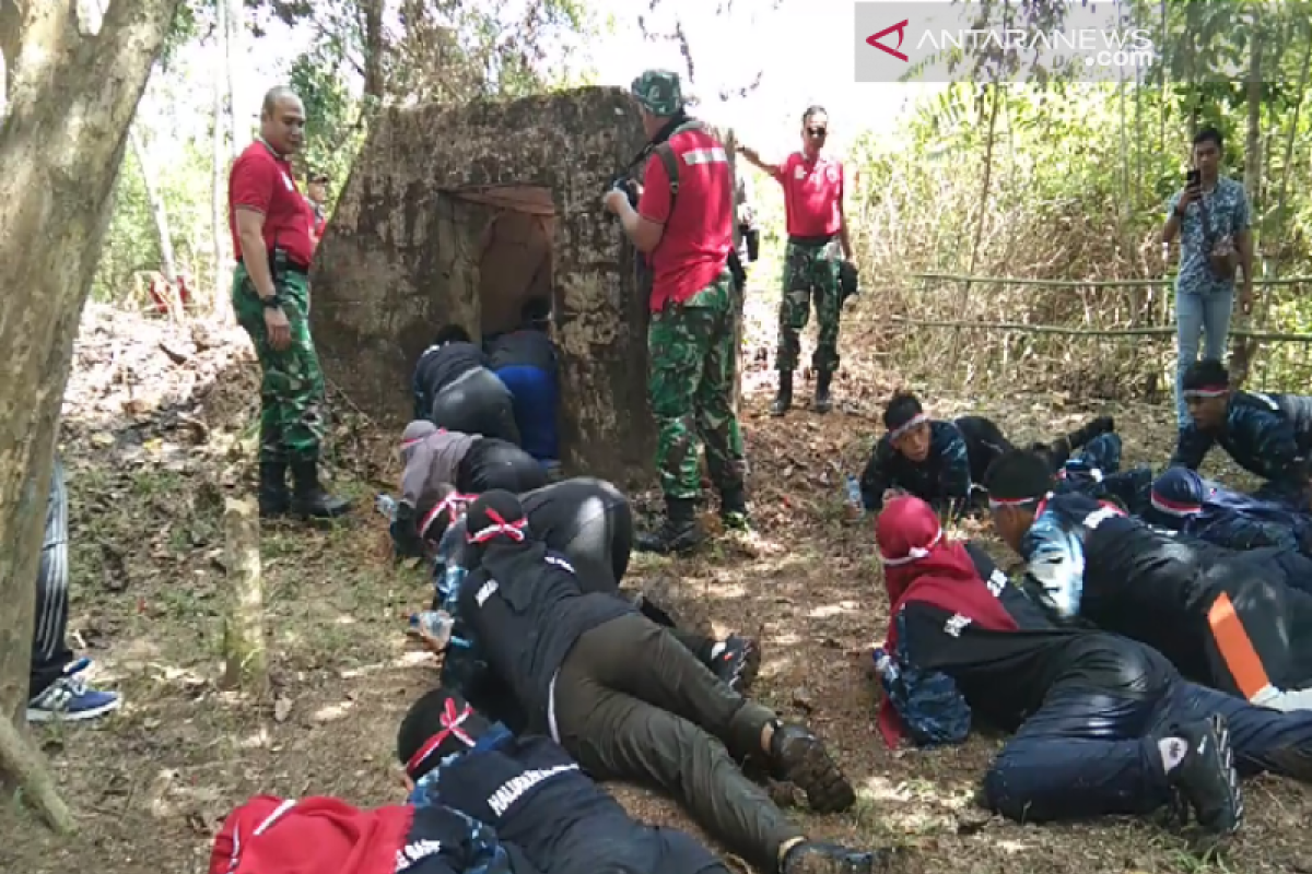 Peserta SMN dari Babel kunjungi bunker peninggalan Jepang