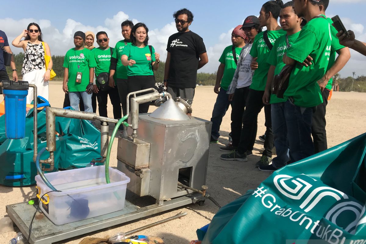 GrabFood mengajak masyarakat kurangi penggunaan plastik