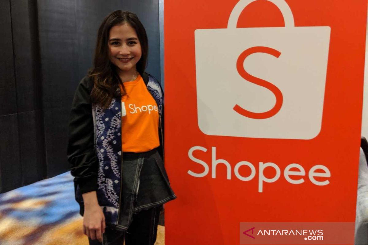 Ini kata Prilly Latuconsina,  aji mumpung dalam berbisnis?