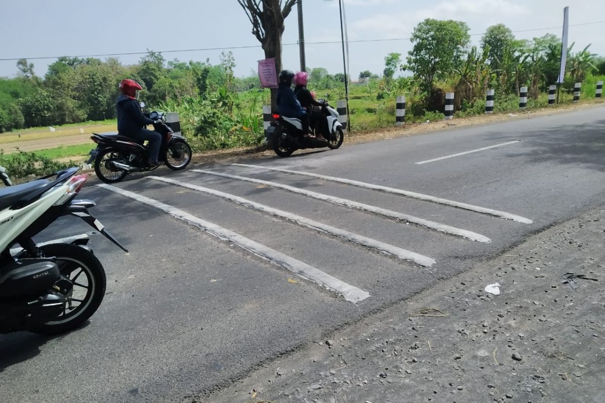 Pengguna jalan keluhkan pita penggaduh di Yout Center Sleman terlalu tinggi