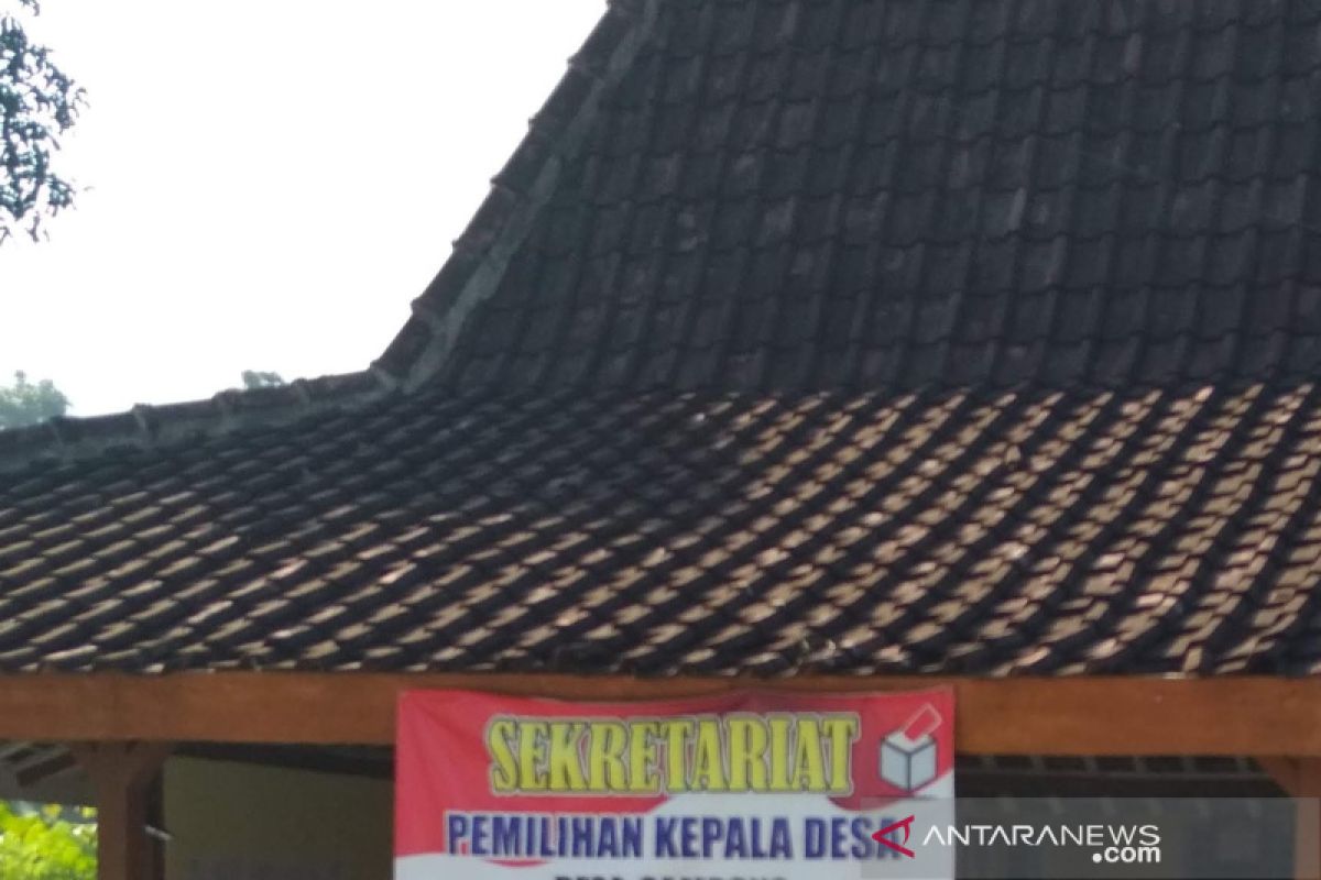 Puluhan kades serahkan laporan sebagai syarat ikuti pilkades