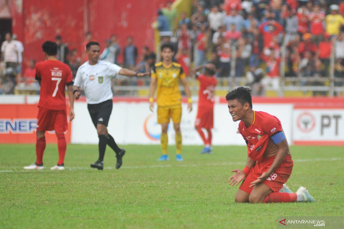 Semen Padang ditundukkan Barito Putra 2-3 di GOR Agus Salim