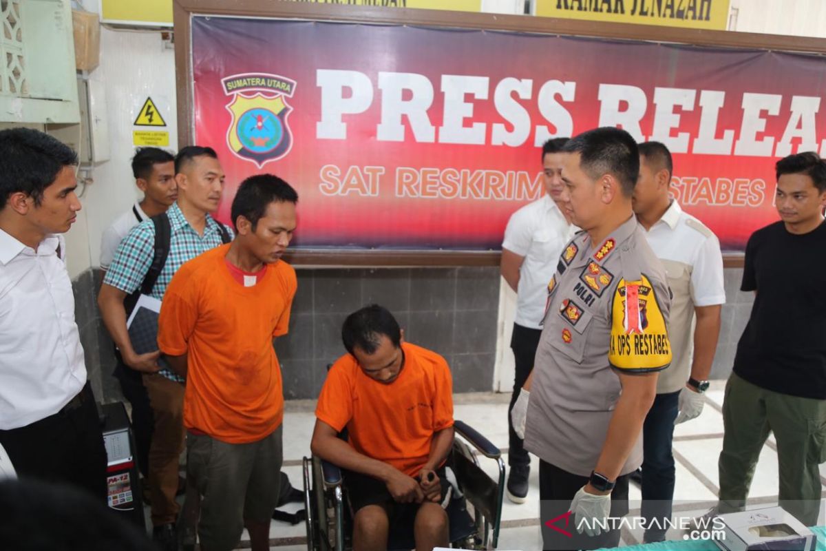 Seret dan telanjangi kasir ke kamar mandi, perampok minimarket tewas didor