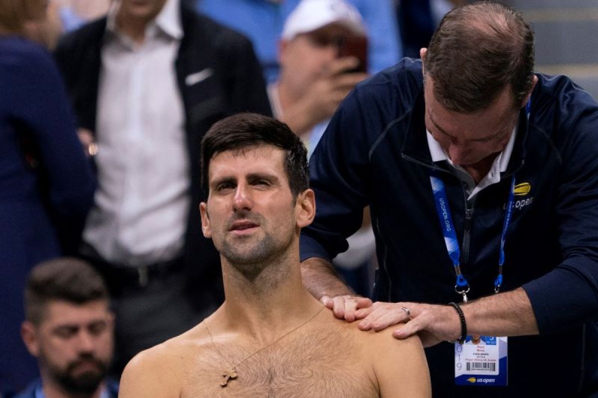 Akibat cedera,  Djokovic tidak lanjutkan pertandingan lawan Wawrinka