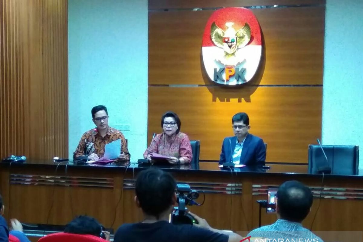 Jadi tersangka kasus suap distribusi gula, KPK imbau Dirut PTPN III menyerahkan diri