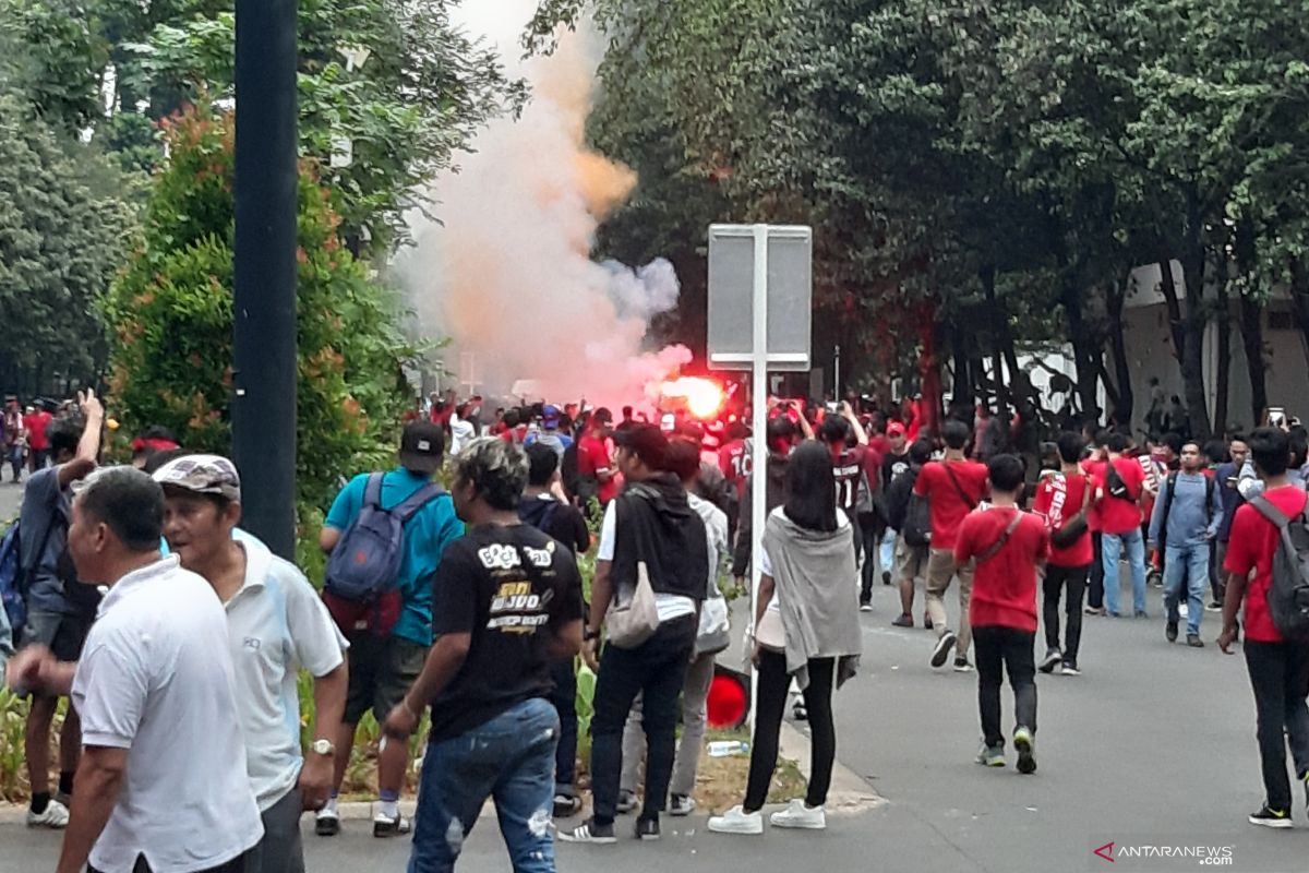 Suar menyala di SUGBK jelang Indonesia vs Malaysia