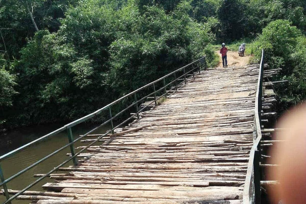 Legislator minta Pemkab prioritaskan pembangunan infrastruktur di Mapattunggul