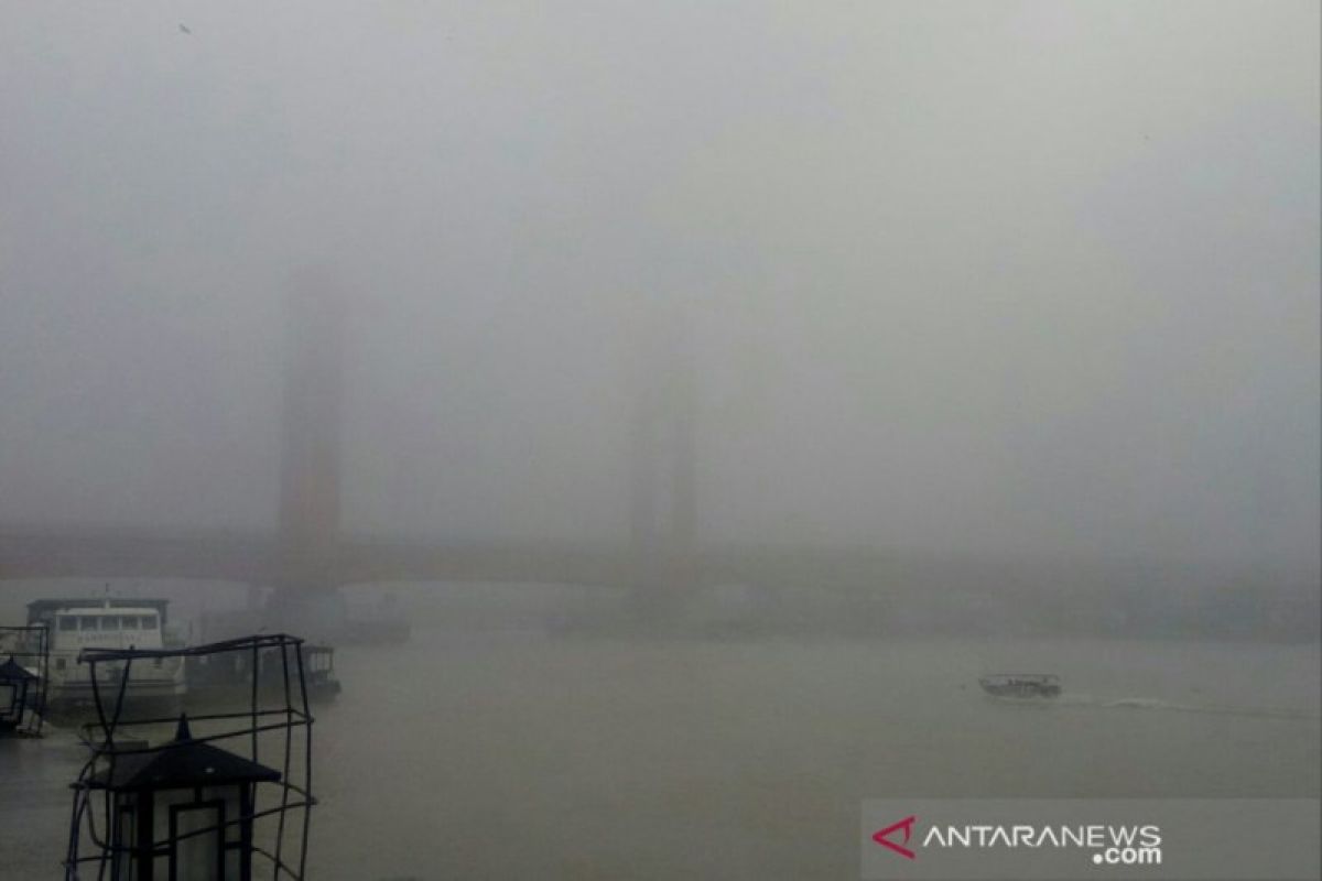 Kabut asap di Palembang  dipicu keberadaan 115 titik panas