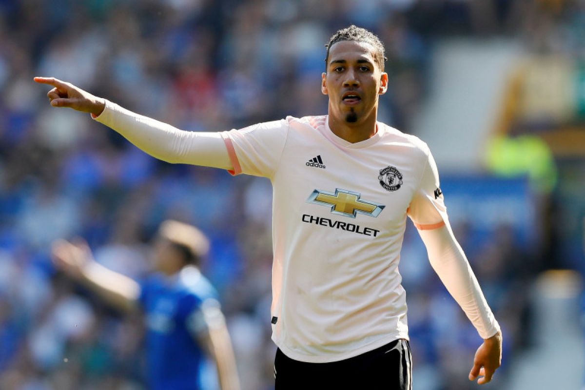 Smalling berniat lama di Roma