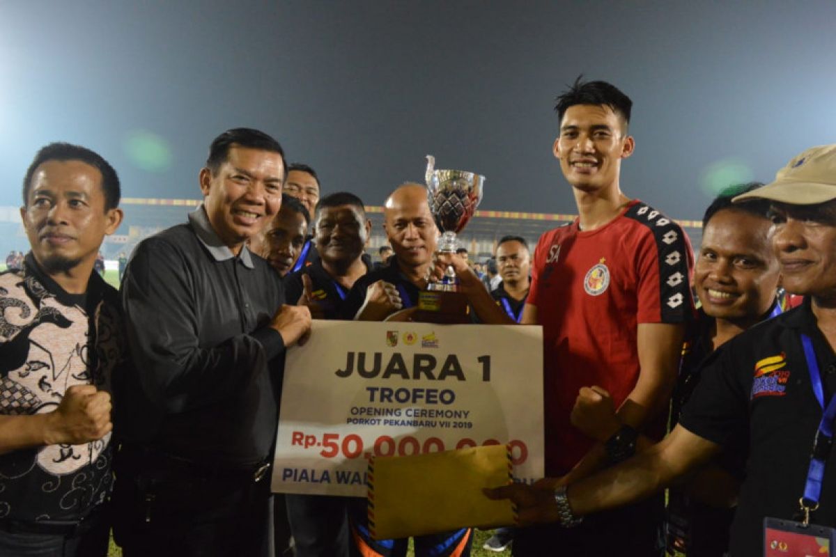 Semen Padang FC juarai turnamen segitiga Piala Wali Kota Pekanbaru