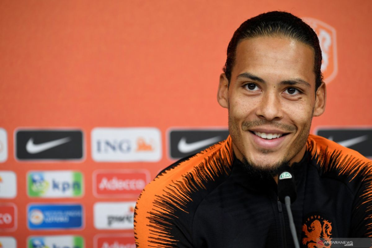 Van Dijk teken kontrak baru berdurasi enam tahun dengan Liverpool