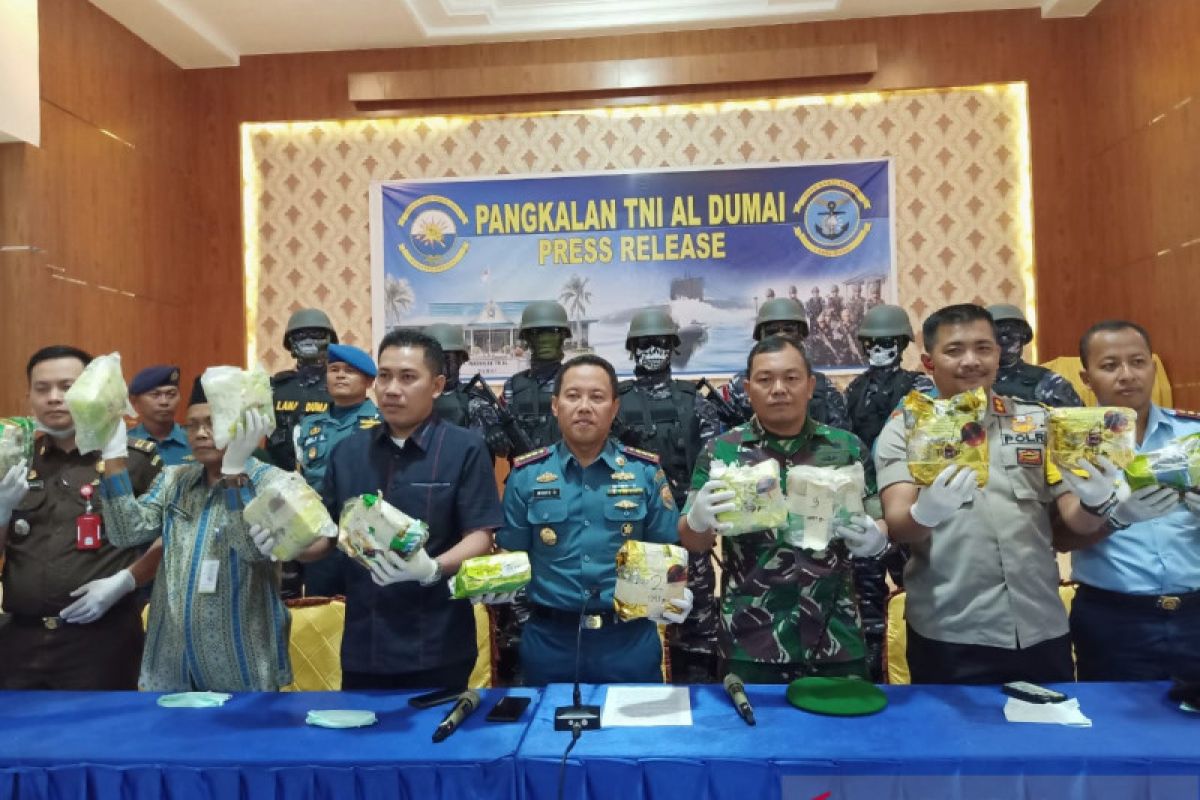 Lanal Dumai gagalkan penyelundupan 15 kg sabu ke Malaysia, pelaku kabur