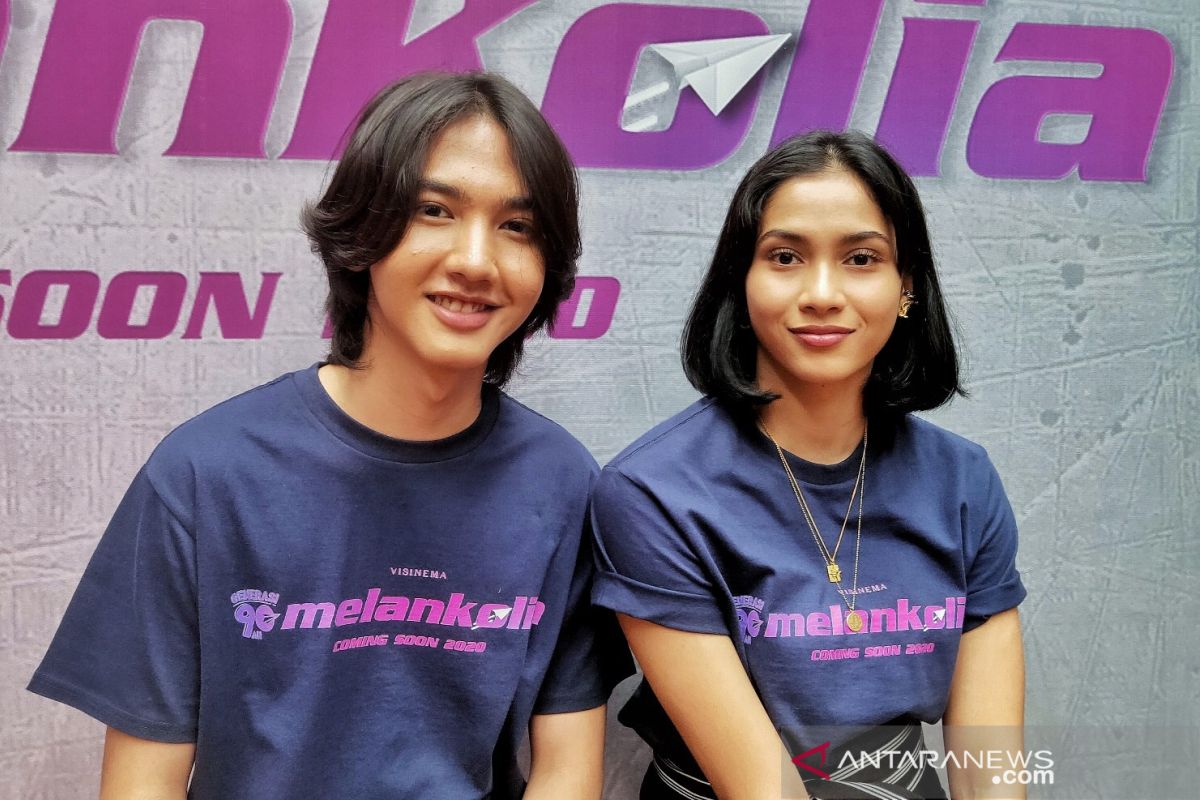 Ari Irham dan Aghniny Haque  riset demi "Generasi 90an: Melankolia"