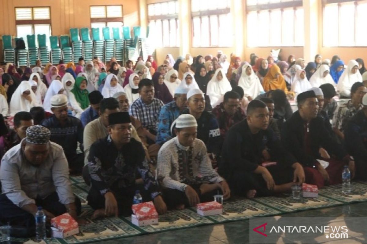 Umat Muslim Jayapura gelar doa dan tahlilan untuk Habibie