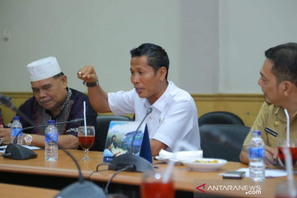 Karhutla Riau - Legislator Riau desak pemerintah tetapkan darurat bencana asap nasional