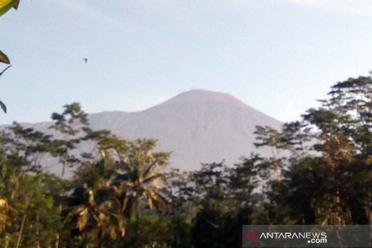 Surono: Peningkatan aktivitas Gunung Slamet bukan sesuatu yang perlu dikhawatirkan