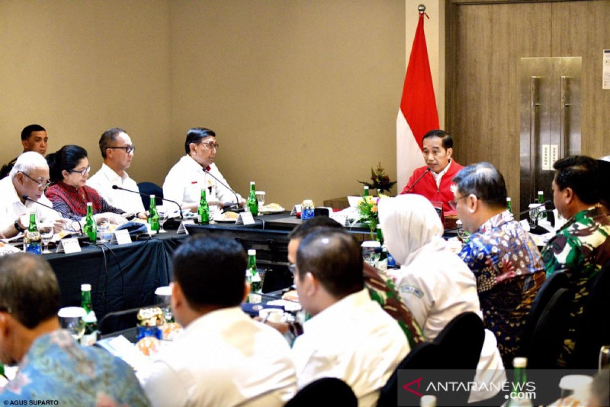 Karhutla Riau - Presiden Jokowi minta Riau aktif berantas titik api